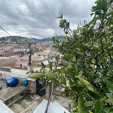 El Monasterio Apartment กีโต ภายนอก รูปภาพ