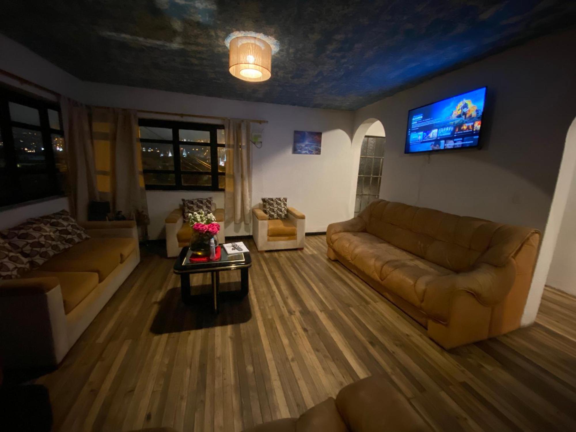 El Monasterio Apartment กีโต ภายนอก รูปภาพ
